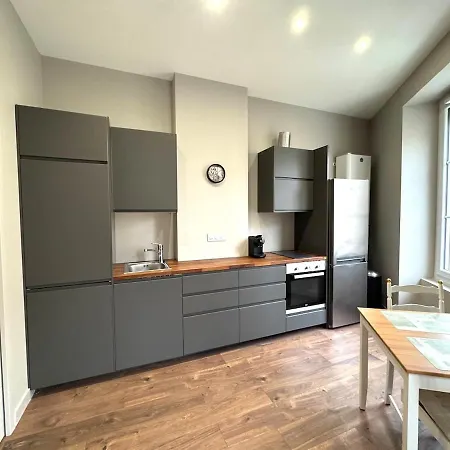 Agreable Proche Gare Apartment *